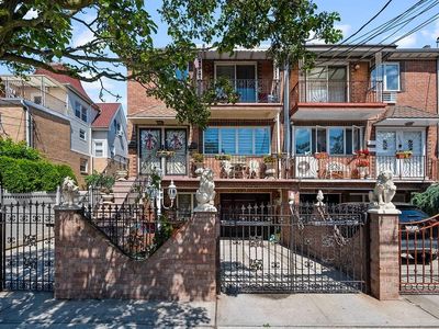 264 Bay 11th St