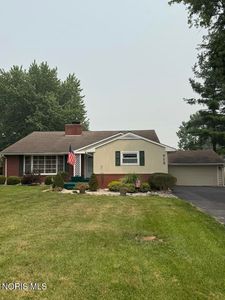 713 Lincolnshire Ln