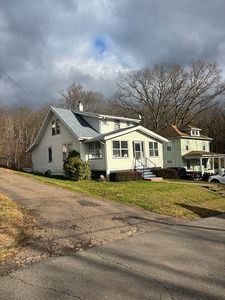 83 James St