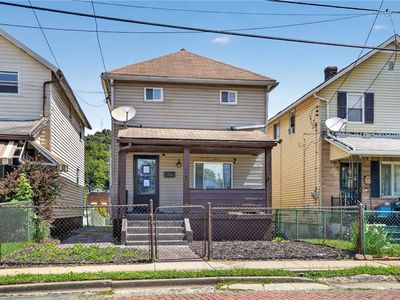 212 4th Ave