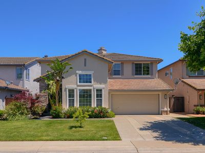 1933 Bastona Dr