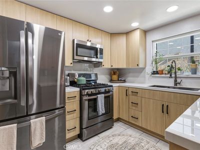 8927 Cedros Ave APT 14