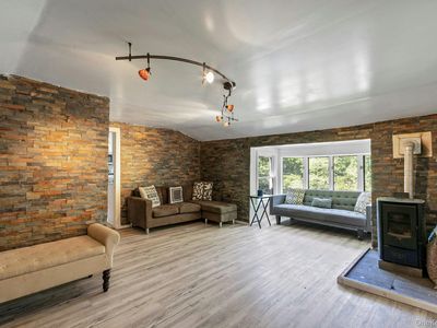 6 Woods Road