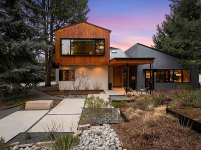 2600 W Prospect Rd