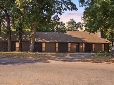 5801 NW 29th St