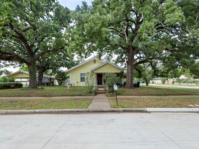Property at 612 W Moss St, Eastland, TX