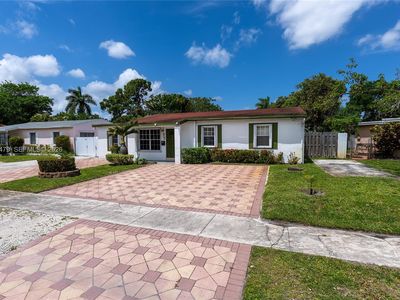 807 SW 26th Ct