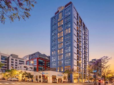 321 10th Ave Unit 907