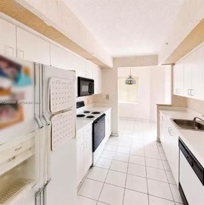 901 SW 141st Ave APT 304M