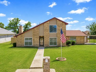 2114 Oakglen Dr
