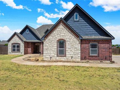 Property at 604 NE Catalina Pl, Elgin, OK