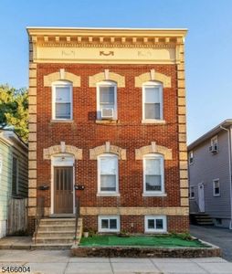 83 E Centre St