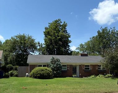2112 Gladstone Ter