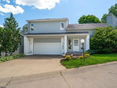 902 Stewart Pl