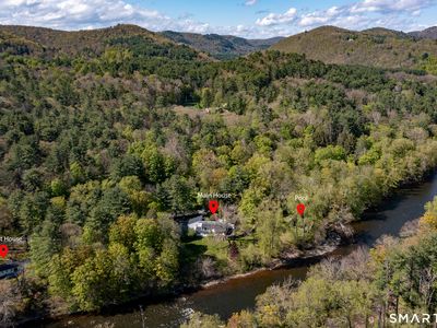 35 River Road