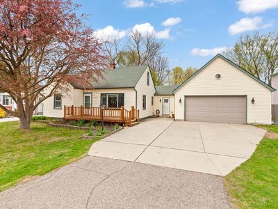 1047 Arthur Dr
