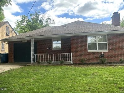 131 Riverside Dr