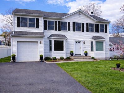 125 River Dr
