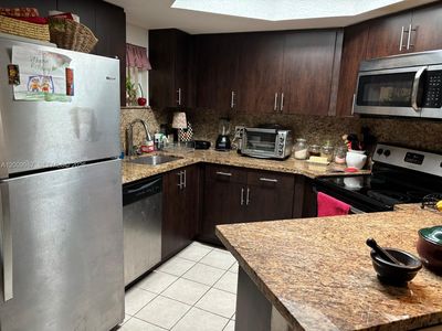 8225 Lake Dr APT 404