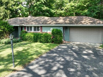 215 Hilltop Dr