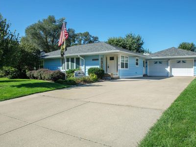 214 Grand Blvd