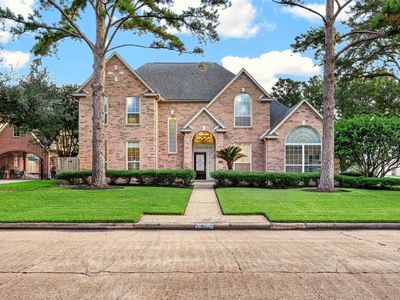 19602 Laurel Park Ln