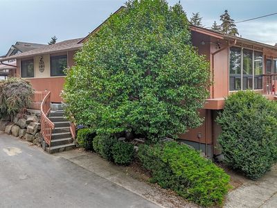 7227 S 128th