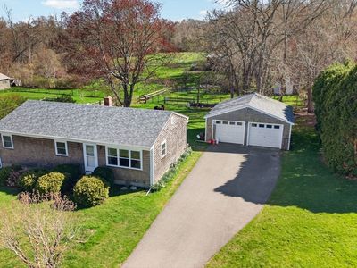 51 Holly Ln