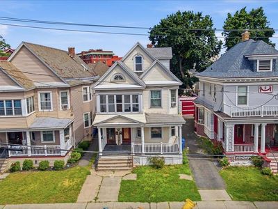 422 Manning Boulevard