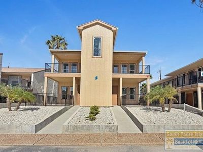 208 W Kingfish St #1