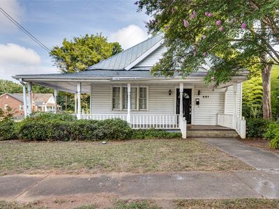 301 Cater St