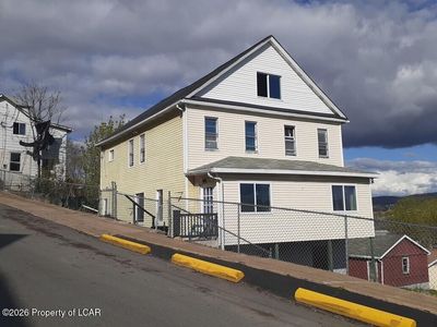 1213 Acker Ave