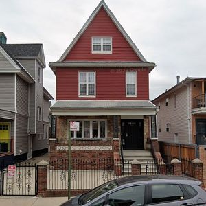 114 Warwick St