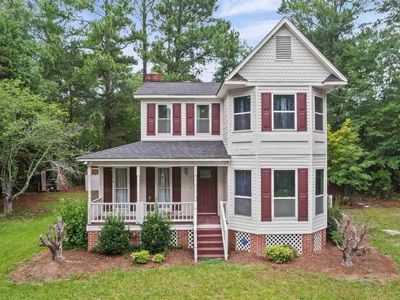 261 Lakeside Dr