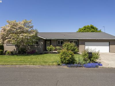 13725 NE Fremont Ct
