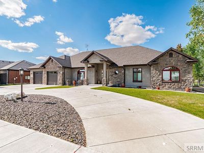 899 N Von Elm Dr