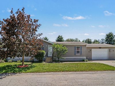3757 W Woodview Dr