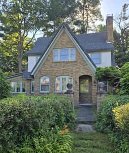 1124 Ashley Dr