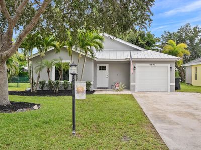 8897 SW Fishermans Wharf Drive
