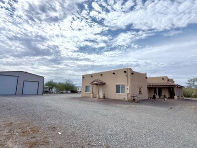 425 N Roadrunner Pl