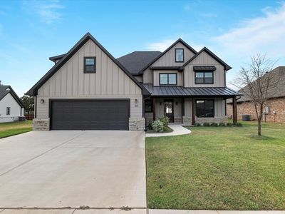 160 Lakeview Cir