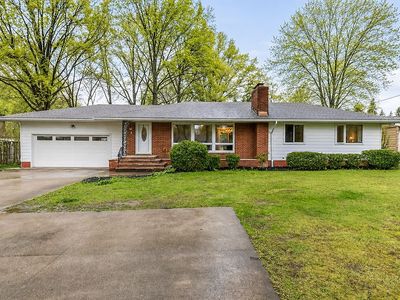 145 W Howe Rd