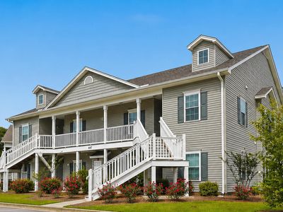 647 Sunnyside Dr. #202