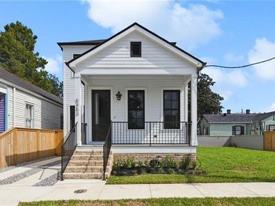 5453 Chartres St