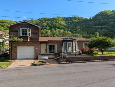 27 Maple Ave