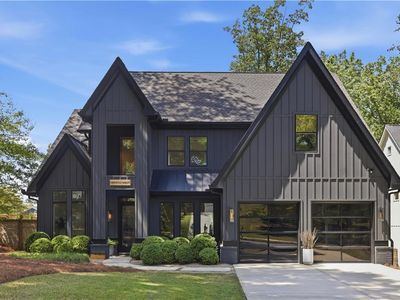 2420 Wawona Dr NE
