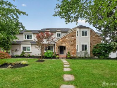 14 Schindler Dr N