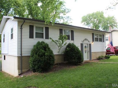 208 Spring Dr