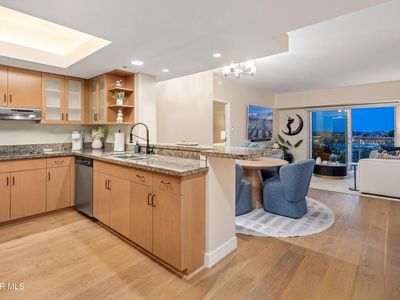13700 Marina Pointe Dr Unit 816