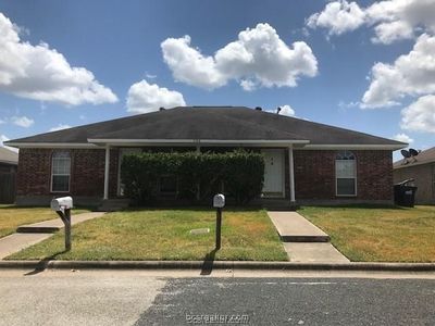 904 Kalanchoe Ct #A-B